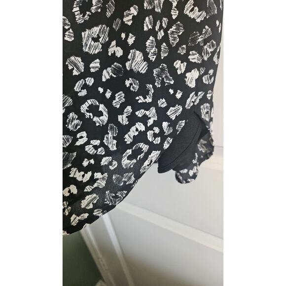 Bar III Animal Print Dress Size M Button Tab Sleeve Elastic Waist Curved Bottom - Picture 5 of 5
